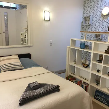 Apartment Small House In Belleville Paris